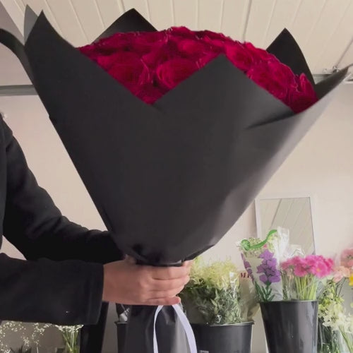 Luxury Red Roses Bouquet
